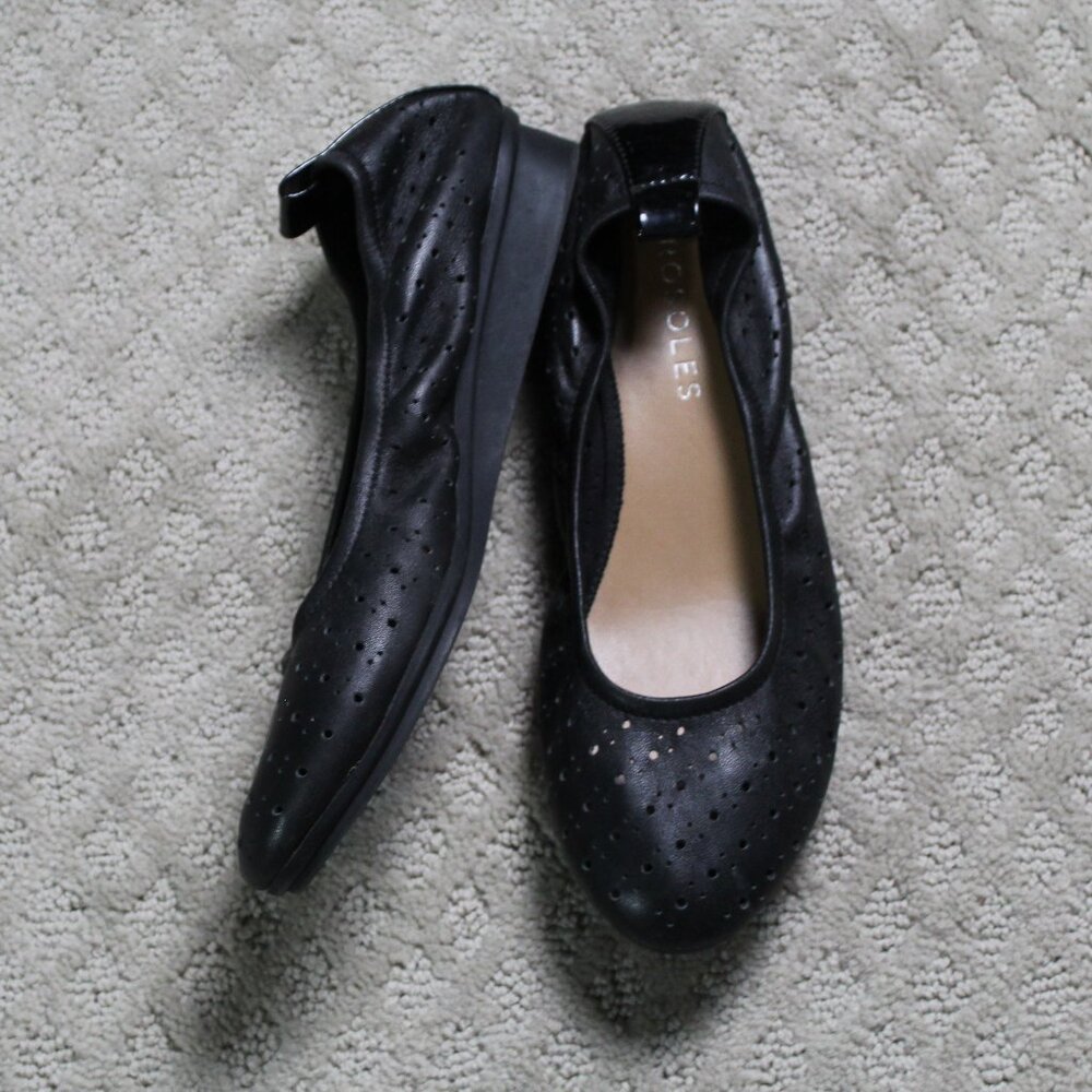 Aerosoles Size 7 Black Perforated Black Low Wedge Shoes